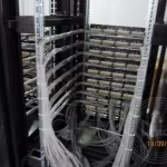Vertical cable fibre and copper cabling in a server rack
